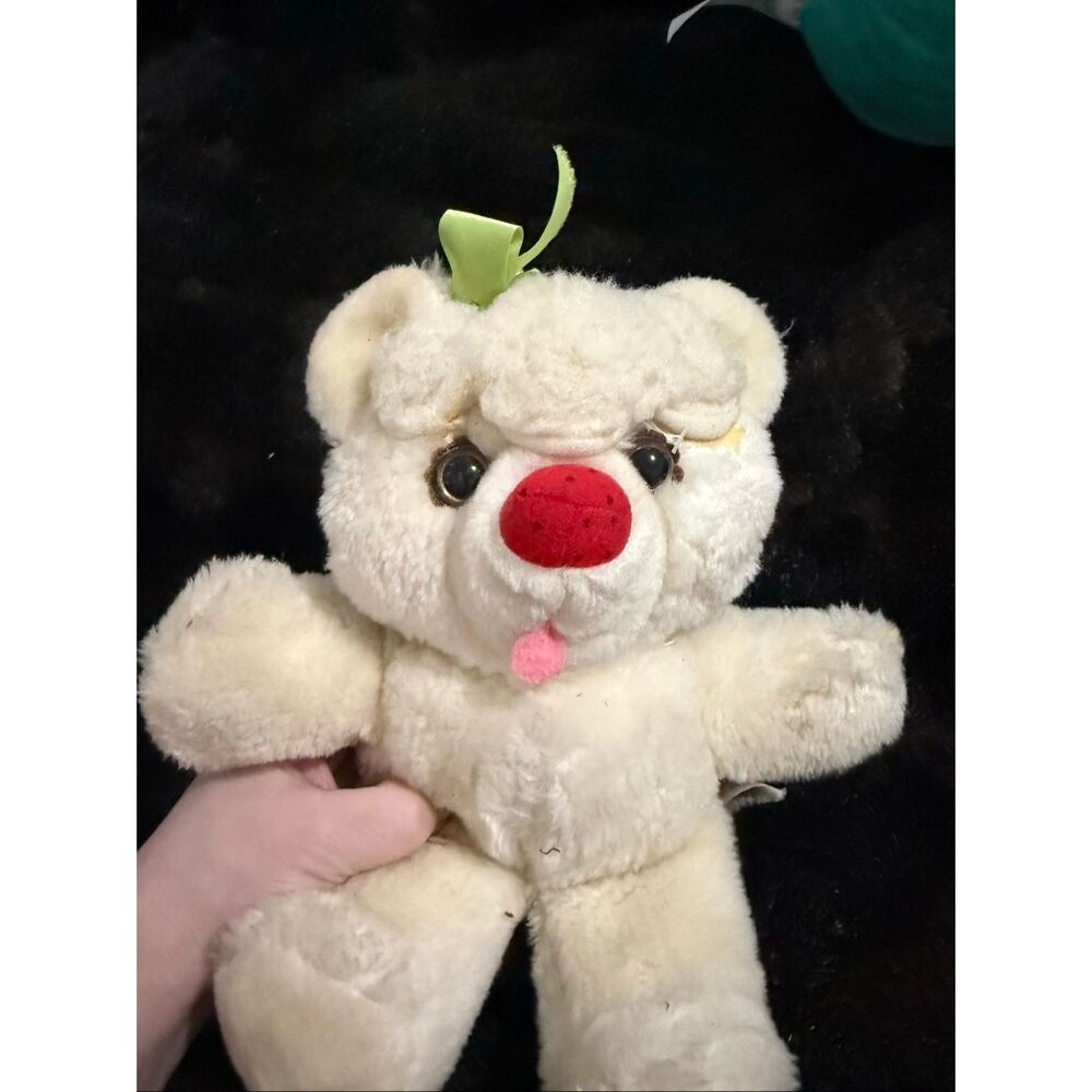 RARE VTG BEARYS N CREAM STRAWBERRY COMMONWEALTH PLUSH
